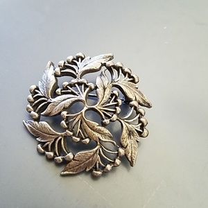 Vintage pewter-toned brooch with bar pin